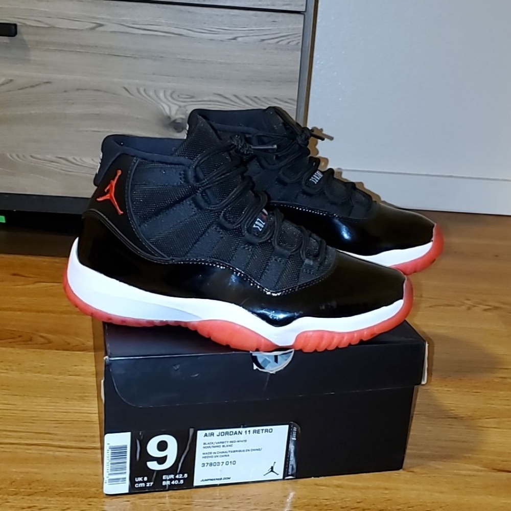 2012 Bred/Playoff air jordan retro 11 size 9
